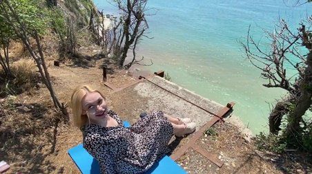 Знакомство у моря или как я трахнул очкастую блондинку в рот