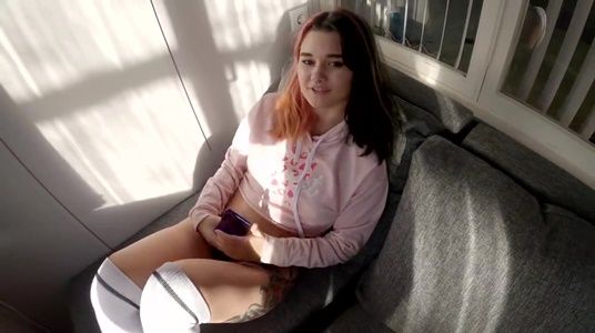 Брат ходил голым по квартире и этим соблазнил сестру