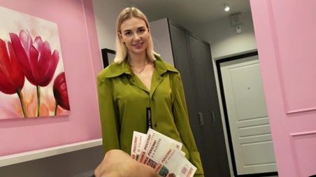 Пришлось доплатить проститутке, чтобы разрешила кончить в кремовую киску