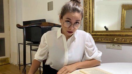 Репетиторша по английскому языку совратила молодого паренька